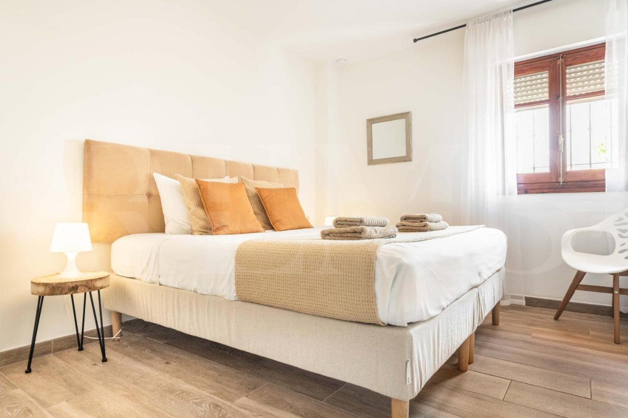 Spacious Apartment Next To Plaza De La Merced By Rems Málaga Buitenkant foto
