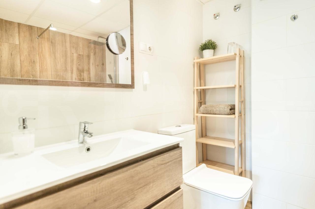 Spacious Apartment Next To Plaza De La Merced By Rems Málaga Buitenkant foto