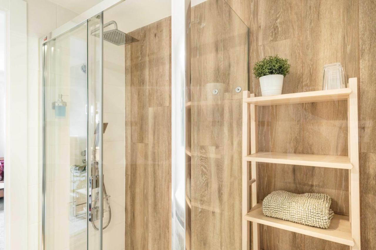 Spacious Apartment Next To Plaza De La Merced By Rems Málaga Buitenkant foto