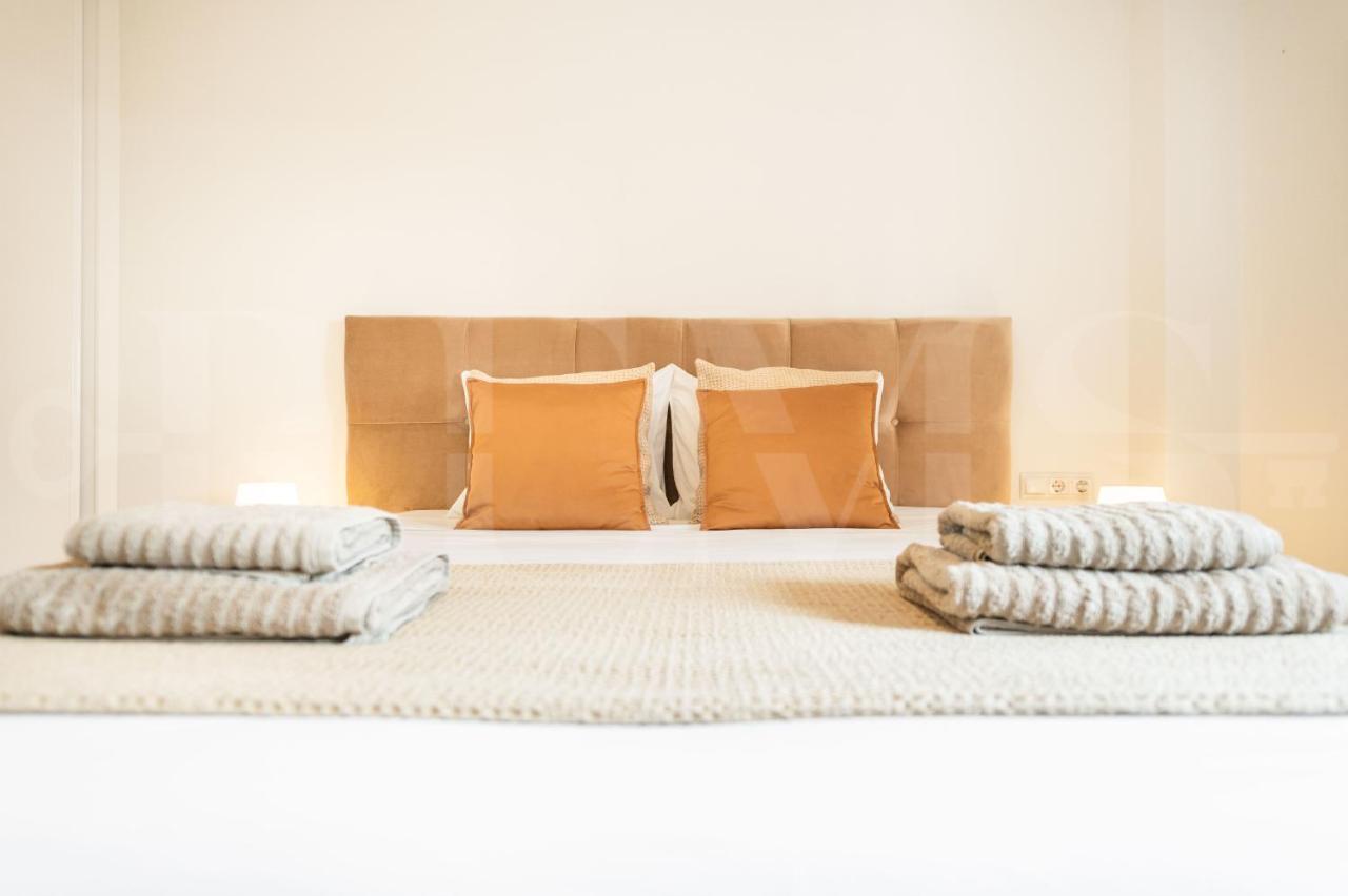 Spacious Apartment Next To Plaza De La Merced By Rems Málaga Buitenkant foto